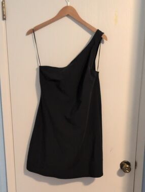 Abercrombie & Fitch Black One-Shoulder Athletic Dress